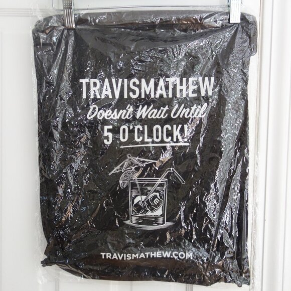 New TRAVIS MATHEW Black Drawstring Cinch Bag – Doesn’t Wait Until 5 O’Clock - Picture 1 of 3